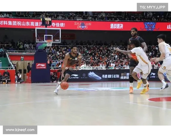 CBA赛季焦点对决,谁能打破平衡? CBA赛季焦点对决,谁能打破平衡?